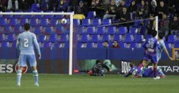 1-2. Jorge Molina anota el segundo tanto.