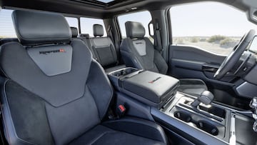 Interiores del Ford Lobo Raptor R 2023