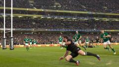 Los All Blacks remontan y cierran el año perfecto: 14 de 14
