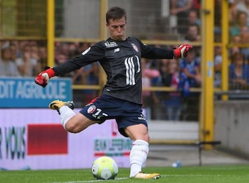 Nicolas De Preville takes over in goal at The Meinau Stadium.