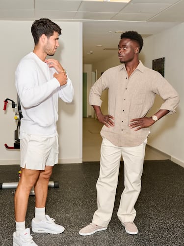 Vinicius Jr hits the beach with friends: the rich and famous on vacation