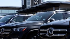 Car buyers rush to purchase vehicles: “I think you’re starting to see a little more panic”