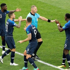 Polémica: en el 1-0 no hubo falta previa y el 2-1 llegó gracias al VAR