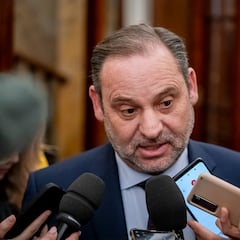 José Luis Ábalos desobedece al PSOE, no dimite como diputado y pasa al Grupo Mixto