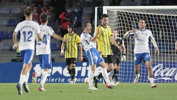 Rub&eacute;n D&iacute;ez, tras marcar ante el Real Oviedo.