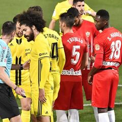 David da aire a Osasuna
y hunde al Almería