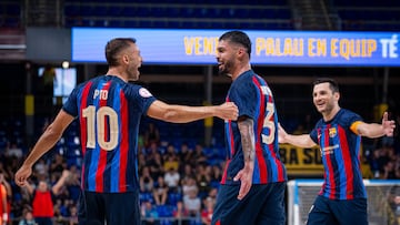 Pito y Matheus en la celebración del gol del segundo al pase del primero en el primer partido de la final de liga.