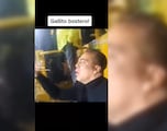 ¡Gallito Bostero! Cristián Castro aparece en La Bombonera apoyando a Boca Jrs.