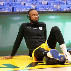 Lorenzo Brown y el resto de la plantilla del Maccabi abandona Israel
