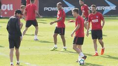 El Atlético se entrena: Torres y Giménez no entran en la lista