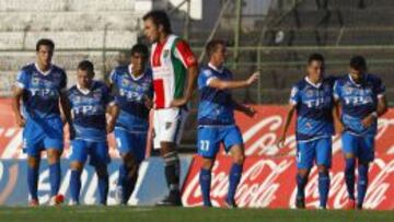 San Marcos de Arica celebra uno de sus goles en el triunfo ante Palestino.