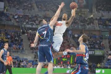 Anthony Randolph y Burjanadze.