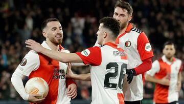 ROTTERDAM, NETHERLANDS - MARCH 16: Orkun Kokcu of Feyenoord celebrates 3-0 with Santiago Gimenez of Feyenoord, Oussama Idrissi of Feyenoord  during the UEFA Europa League   match between Feyenoord v Shakhtar Donetsk at the Stadium Feijenoord on March 16, 2023 in Rotterdam Netherlands (Photo by Pim Waslander/Soccrates/Getty Images)