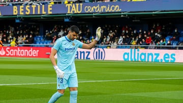 Geronimo Rulli of Villarreal gestures during the Santander League match between Villareal CF and RCD Mallorca at the Ceramica Stadium on January 22, 2022, in Valencia, Spain.
AFP7
22/01/2022 ONLY FOR USE IN SPAIN