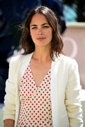 CANNES, FRANCE - MAY 12: Actress Berenice Bejo attends the "Fai Bei Sogni" photocall during the 69th annual Cannes Film Festival at Palais des Festivals on May 12, 2016 in Cannes, France. (Photo by Ian Gavan/Getty Images)