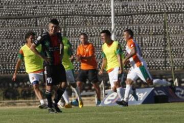 Cobresal derrotó a Palestino en su última visita a La Cisterna. Fue victoria 1-0 el 11-01-2015, con gol de Sebastián Zúñiga.