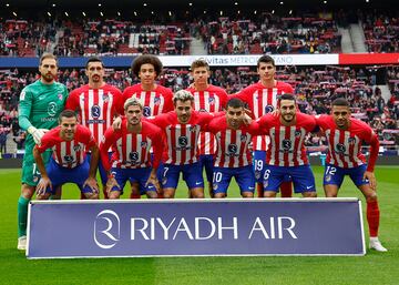 Once inicial del Atlético de Madrid: Oblak; Llorente, Savic, Witsel, Azpilicueta, Samu Lino; Griezmann, Koke, De Paul; Correa y Morata.