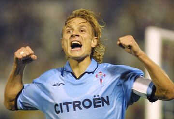 Amo y señor de la banda derecha durante el lustro que estuvo en el Celta (1997-2002), enamorando a Balaídos con su extraordinaria calidad y su innegociable compromiso. Marcó el gol que igualó la final de la Intertoto y después fue el encargo de alzar el trofeo como capitán.