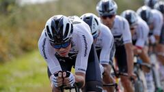 Chris Froome ya rueda por las carreteras francesas