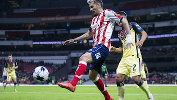 (L-R), Rubens Sambueza of San Luis and Luis Fuentes of America during the game America vs Atletico San Luis, corresponding to day 04 of the Torneo Clausura Grita Mexico C22 of Liga BBVA MX, at Azteca Stadium, on February 05, 2022.
<br><br>
(I-D), Rubens Sambueza de San Luis y Luis Fuentes de America durante el partido America vs Atletico San Luis, correspondiente a la Jornada 04 del Torneo Clausura Grita Mexico C22 de la Liga BBVA MX, en el Estadio Azteca, el 05 de Febrero de 2022.