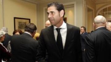 Hierro: "Es difícil, pero el Real Madrid puede ganar el triplete"