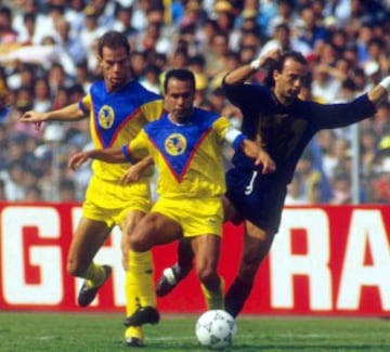 Junto con Alfredo Tena, es el que más campeonatos ha ganado con la camiseta de los de Coapa, con cinco ligas.