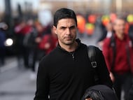 Soccer Football - Premier League - Leeds United v Arsenal - Elland Road, Leeds, Britain - January 31, 2026 Arsenal manager Mikel Arteta arrives at the stadium before the match REUTERS/Scott Heppell EDITORIAL USE ONLY. NO USE WITH UNAUTHORIZED AUDIO, VIDEO, DATA, FIXTURE LISTS, CLUB/LEAGUE LOGOS OR 'LIVE' SERVICES. ONLINE IN-MATCH USE LIMITED TO 120 IMAGES, NO VIDEO EMULATION. NO USE IN BETTING, GAMES OR SINGLE CLUB/LEAGUE/PLAYER PUBLICATIONS. PLEASE CONTACT YOUR ACCOUNT REPRESENTATIVE FOR FURTHER DETAILS..