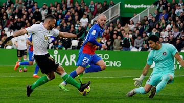 Matheus Aias, del Racing, frente al Andorra.