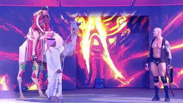 Riddle explica su salida en camello en el Crown Jewel