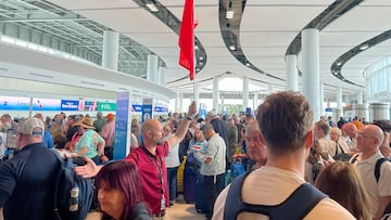 Debido al cierre de gobierno que afecta a la TSA, se recomienda que los viajeros lleguen cuatro o cinco horas antes de su vuelo.