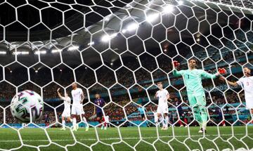 2-1. Karim Benzema marca el segundo gol.