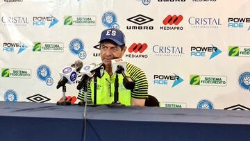 El portero le mencionó de último momento al seleccionador que prefería no presentarse por guardar posibilidades de jugar para Estados Unidos.