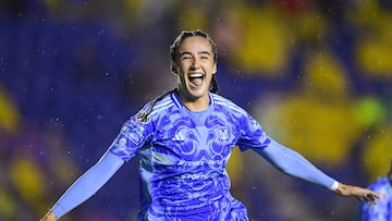 Diana Ordonez celebrates her goal 0-1 of Tigres during the 15th round match between America and Tigres UANL as part of the Liga BBVA MX Femenil, Torneo Apertura 2025 at Ciudad de los Deportes, on October 10, 2025 in Mexico City, Mexico.