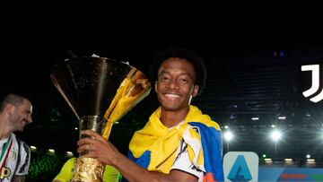 La familia de Cuadrado espera que termine su carrera en Juventus