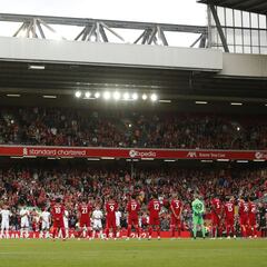 Un Liverpool superior se impone en el homenaje a Robinson