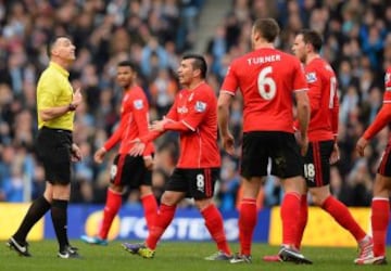 Gary Medel vivió una pésima temporada con Cardiff en 2013-2014.Fue su única participación en la Premier League.