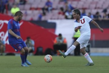 Universidad de Chile retirados vs Rostros de TV en el estadio Nacional, Chile.