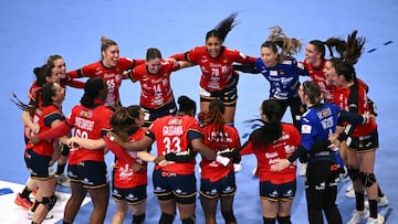 Las españolas quieren celebrar hoy su buen inicio de Campeonato de Europa.