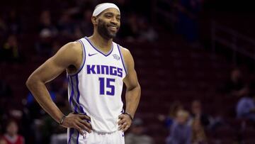 Vince Carter llega a los Atlanta Hawks y jugará su temporada 21
