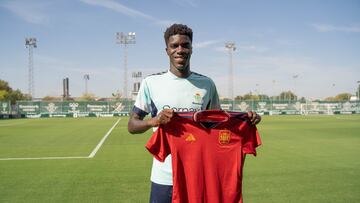 Assane, con la camiseta de la selección.