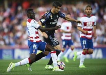 Álvaro Morata con Victorien Angban.