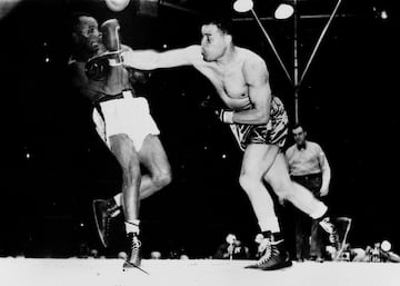 Este lunes se cumplen 40 a?os de su fallecimiento (con 67 a?os). Es por muchos considerado el mejor peso pesado de la historia solo por detr芍s de Muhammad Ali. Posee el r谷cord de defensas de un campeonato mundial (junto con Cecilia Braekhus, 25) y de m芍ximo tiempo como monarca (11 a?os y ocho meses).