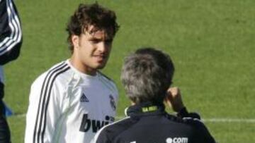 Mourinho levanta el castigo a Pedro León