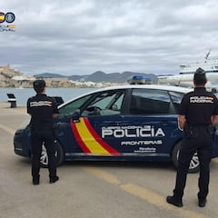 Dos turistas británicos hacen un ‘simpa’ de 3.200€ en un crucero en Ibiza y acaban detenidos por la Policía Nacional