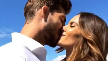 Izabel Goulart y Kevin Trapp anuncian su compromiso a trav&eacute;s de Instagram.