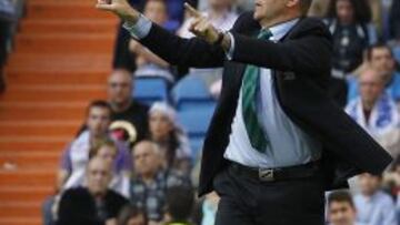 Pepe Mel dirige a su equipo el pasado fin de semana en el Bernabéu.