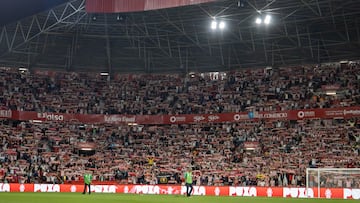 13-09-25. IMAGEN DE LA GRADAS DEL ESTADIO EL MOLINÓN.