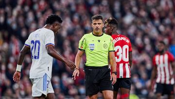 The Referee Gil Manzano looks on during the Spanish Copa del Rey football match played between Athletic Club and FC Barcelona at San Mames stadium on February 3, 2022 in Bilbao, Spain.
 AFP7 
 03/02/2022 ONLY FOR USE IN SPAIN