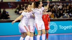 La jugadora de la selecci&oacute;n espa&ntilde;ola Luci celebra un gol durante el partido ante Rusia en las semifinales del Europeo femenino de f&uacute;tbol sala de 2017.
