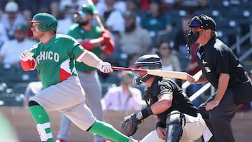 SCOTTSDALE, ARIZONA - MARCH 03: Alejandro Kirk #30 of Team Mexico hits a double against the Arizona Diamondbacks during the second inning of the MLB exhibition game at Salt River Fields at Talking Stick on March 03, 2026 in Scottsdale, Arizona. Christian Petersen/Getty Images/AFP (Photo by Christian Petersen / GETTY IMAGES NORTH AMERICA / Getty Images via AFP)